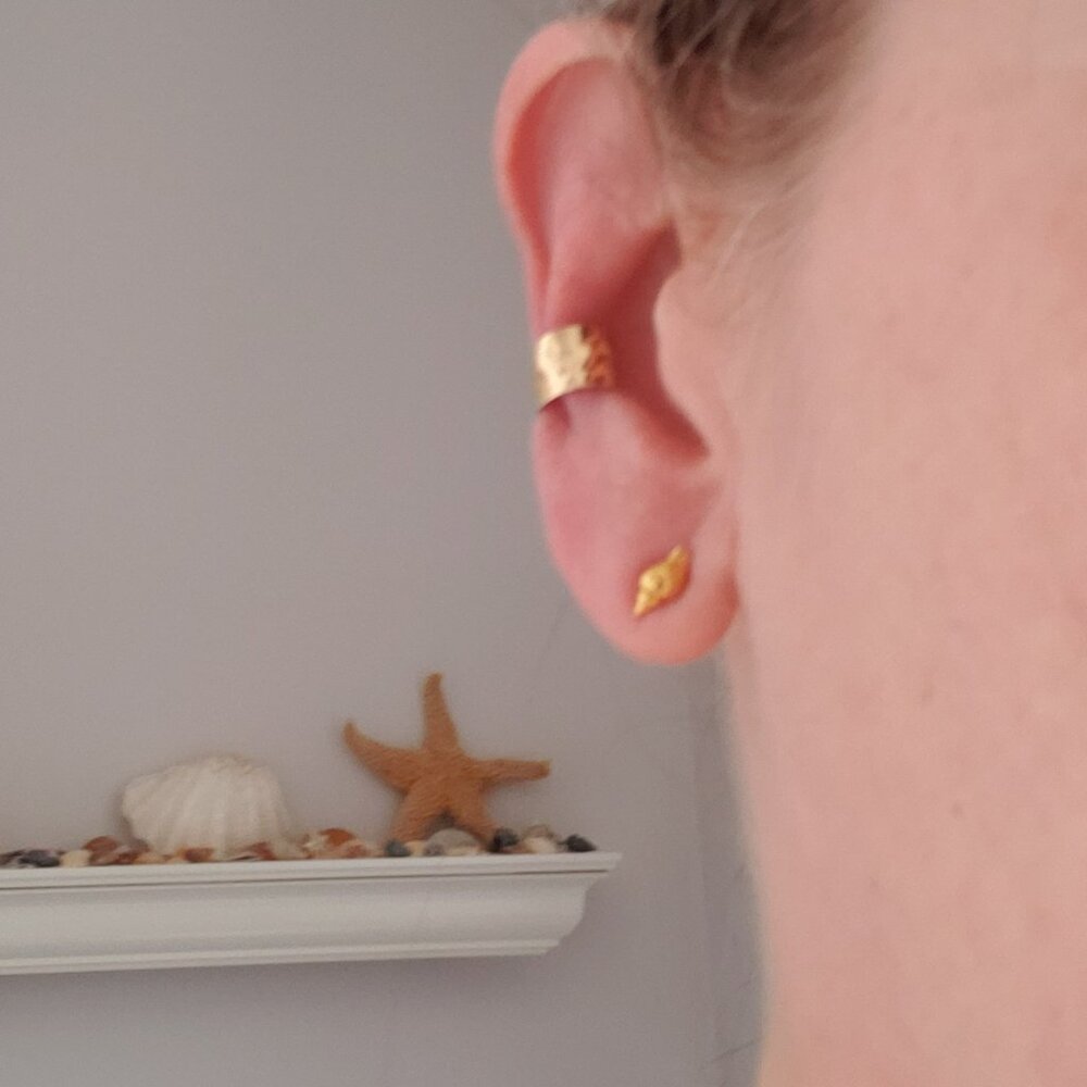 Ear cuff